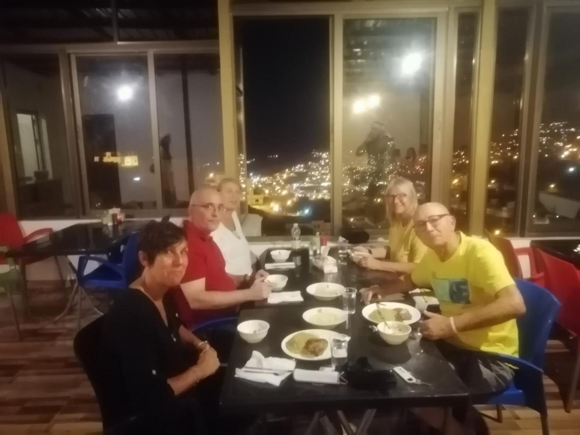 Petra Planet Hostel Wadi Musa Buitenkant foto