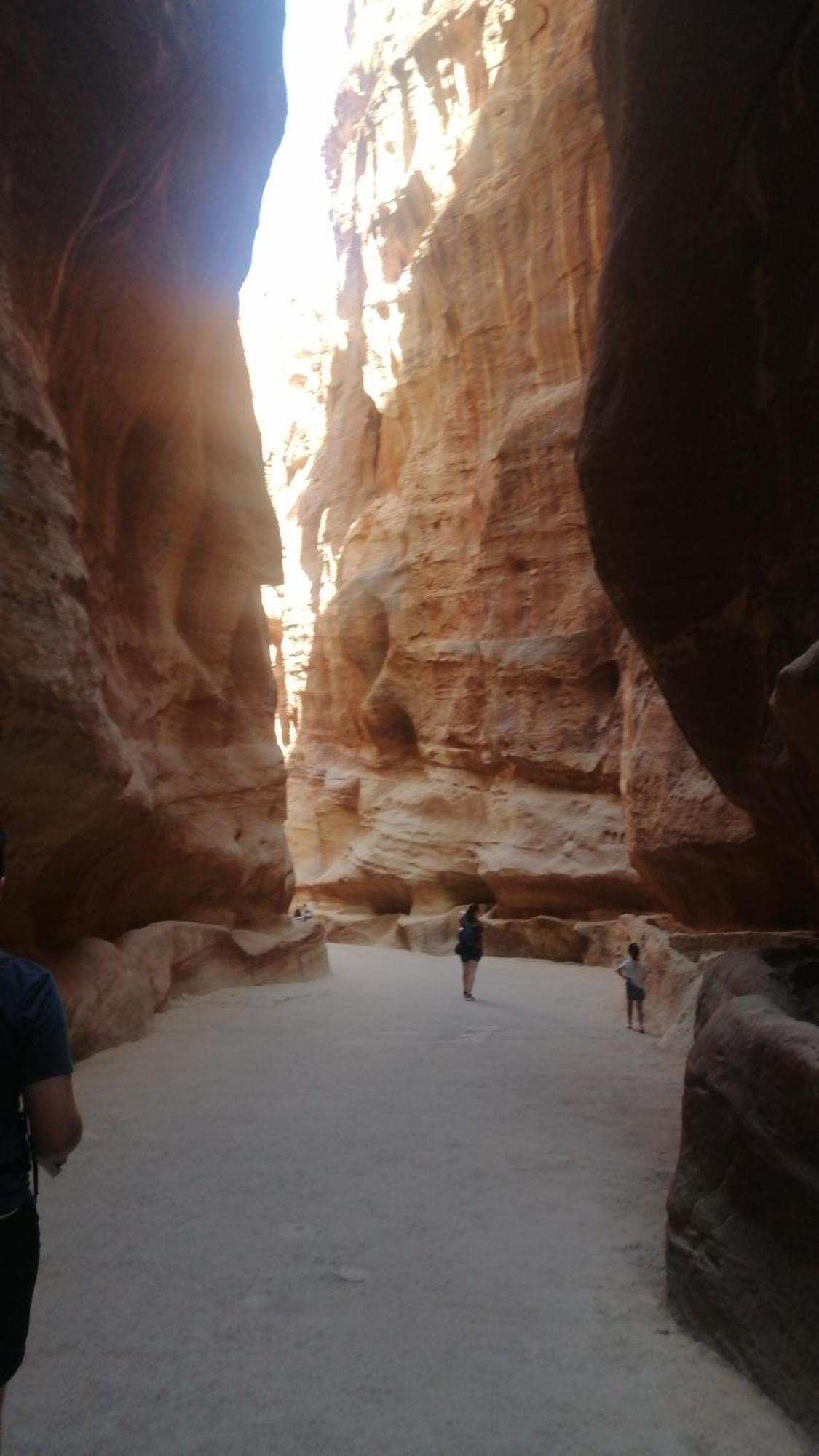 Petra Planet Hostel Wadi Musa Buitenkant foto